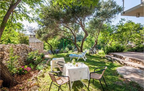 Cozy Apartment In Vinjerac With Wifi in Vinjerac