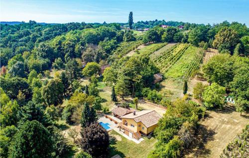 Cozy Home In Globocec Ludbrecki With Private Swimming Pool, Can Be Inside Or Outside in Čukovec