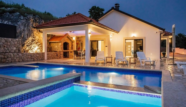Cozy home in Gornji Prolosac in Gornji Prolosac