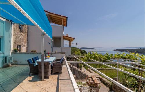 Cozy Home In Palit With House Sea View