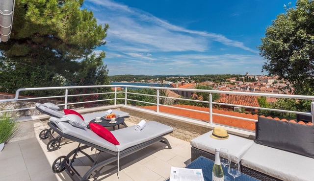 Deluxe Villa Royal with Sea View