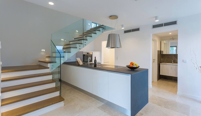 Designer vacation home in secluded location with pool, for those seeking peace and quiet