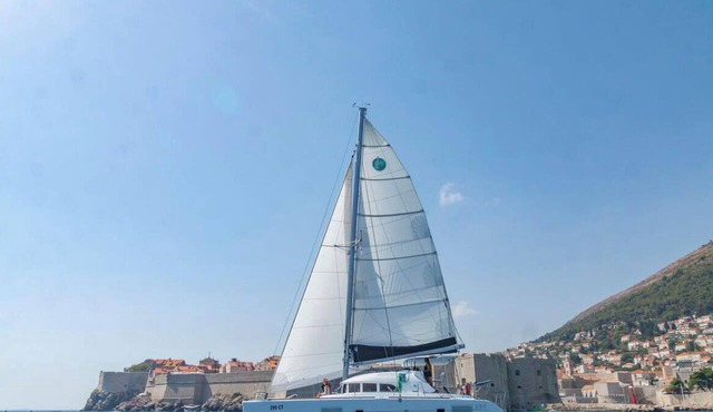 Dubrovnik Delight: A Sun-Kissed Sailing Experience in Komolac