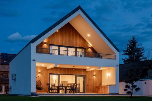 Eagle’s Nest Villa in Kopačevo