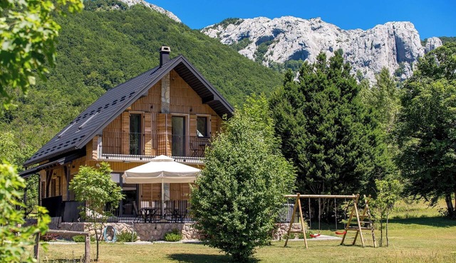 Eco mountain retreat in Velebit near the sea and national parks. in Baške Oštarije