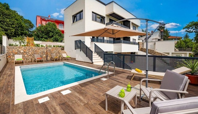 Exclusive dream villa with pool, whirlpool, sauna and wine cellar in Novi Vinodolski