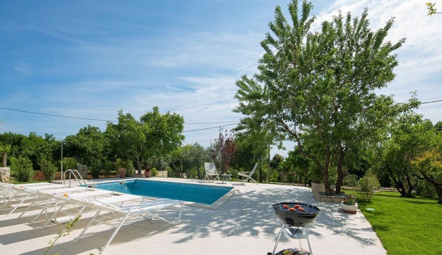 Exquisite Villa in Stanišovi with Swimming Pool