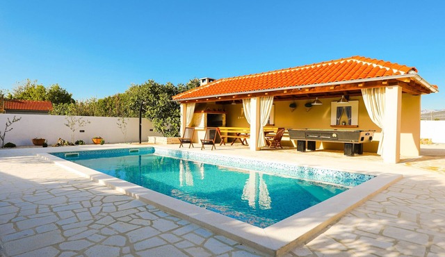 Family friendly house with a swimming pool Pridraga - Cuskijaš, Novigrad (K-25299)