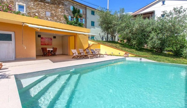 Fantastic stone villa in the Dragonja Valley - perfect family vacation with pool & dog