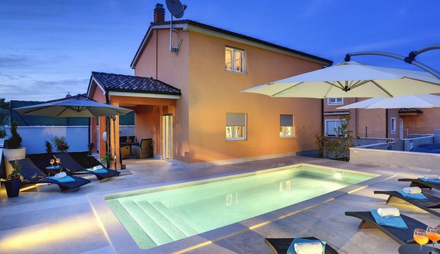 Ferienvilla mit Garten, Grill und Terrasse by Interhome