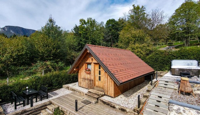 Glamping Avantura - Private Jacuzzi & Breakfast in Kostel