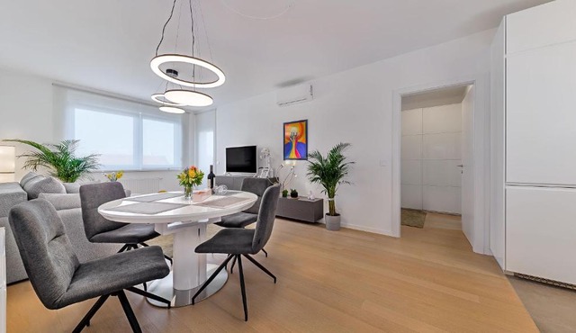 Good Vibes Lux, 2BDR, Parking, 2BATH in Zagreb