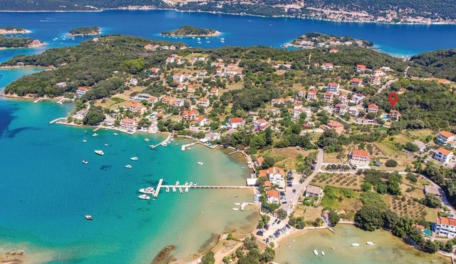Gorgeous apartment in Supetarska Draga in Supetarska Draga