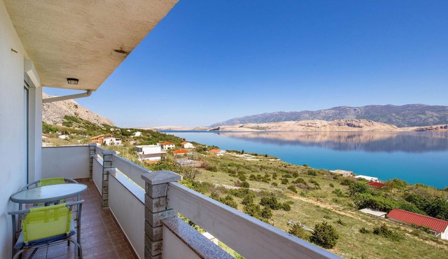 Gorgeous apartment in Bosana with house sea view