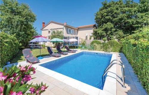 Gorgeous Apartment In Modrusani