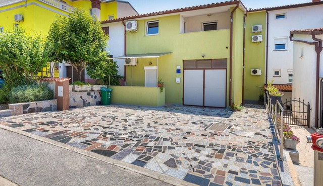 Gorgeous apartment in Pula with WiFi in Pula