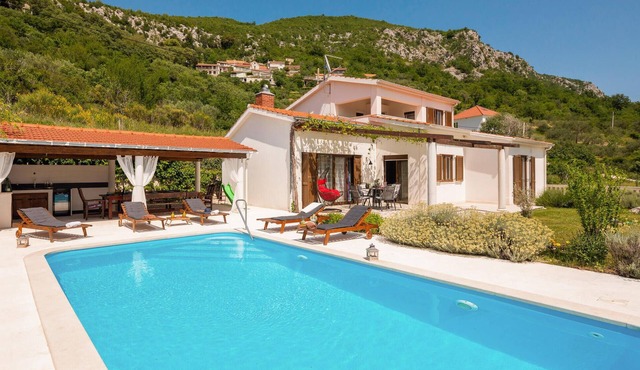 Gorgeous home in Blato na Cetini in Blato na Cetini
