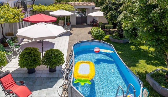 Gorgeous home in Drivenik
