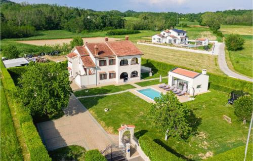Gorgeous Home In Karojba