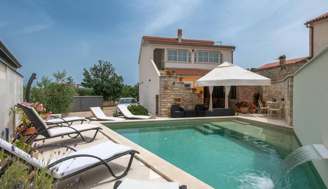 Gorgeous home in Kavran