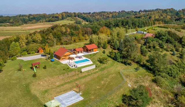 Gorgeous home in Lovrecan with sauna