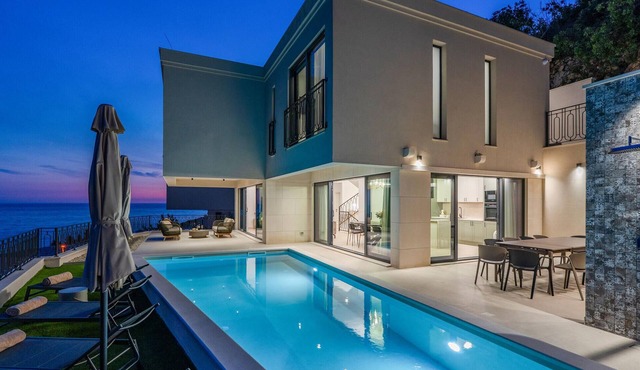 Gorgeous home in Mlini with sauna in Mlini