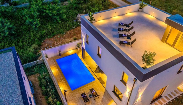 Gorgeous home in Privlaka in Privlaka