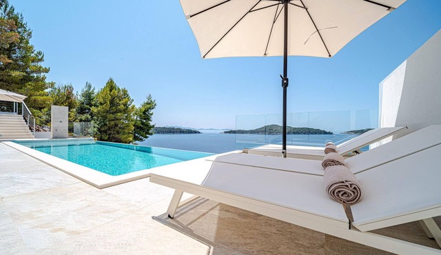 Gorgeous home in Prizba, Blato in Blato