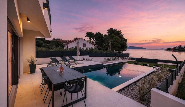 Gorgeous home in Veli Iz