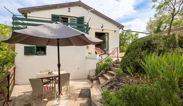 Gorgeous home in Zagvozd with WiFi in Zagvozd