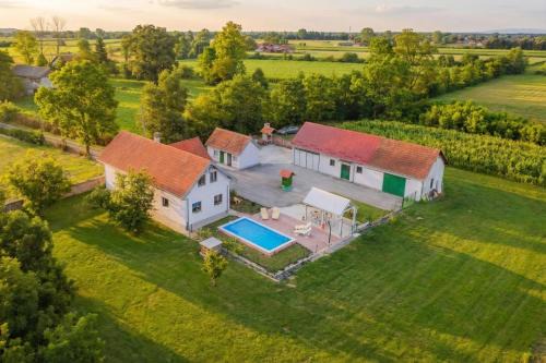 Green Oasis Estate with Private Pool and Backyard near Zagreb in Velika Gorica