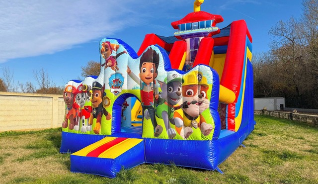 Hacienda Del Campo a villa with private bouncy castle for children
