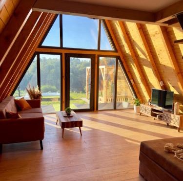 Harmony Cottage - Private Jacuzzi & Nature in Banja Luka