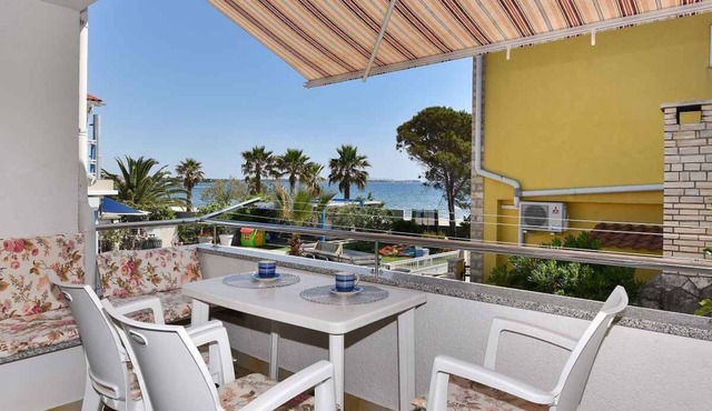Holiday apartment with sea view