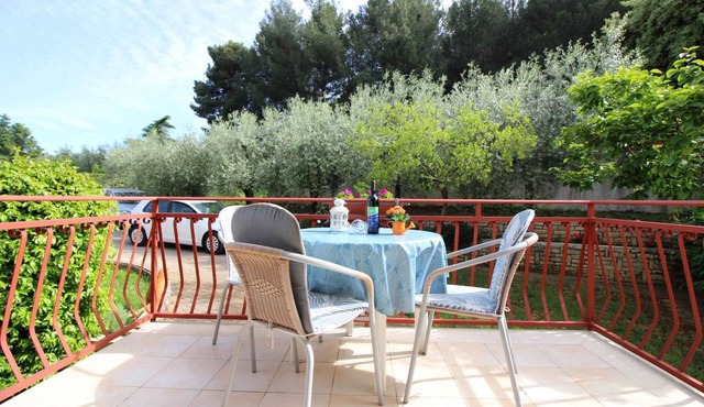 Holiday apartment with terrace and air conditioning