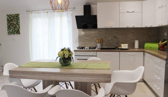 Holiday Home Ela - Three Bedroom Holiday Home with outdoor Pool