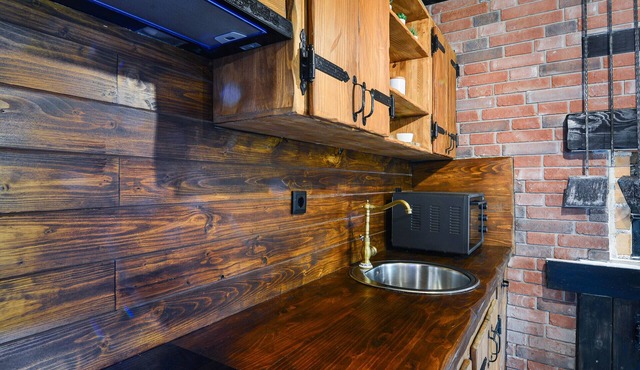 Holiday Home Hunting House with jacuzzi in Radašinovci