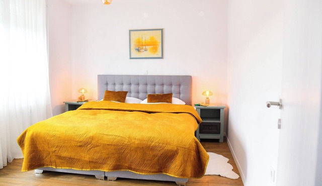 Holiday home in Međimurje with a swimming pool, breakfast, and family-friendly amenities. in Vugrišinec