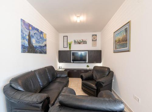 Holiday Home Lea - Three Bedroom Holiday Home with Terrace and Sea View in Maslinica