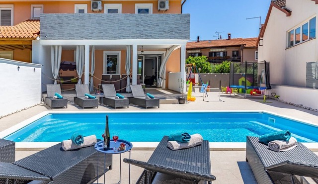 Holiday Home Melani Vita with Swimming Pool