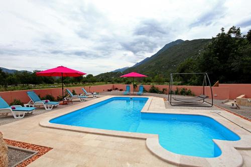 Holiday home Perunika in Žeževica