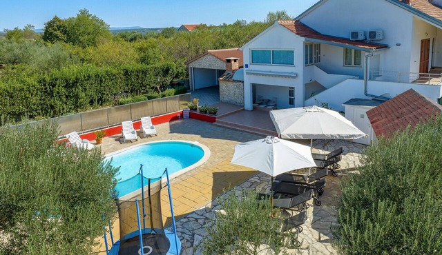 Holiday Home Polaca with Pool in Polaca