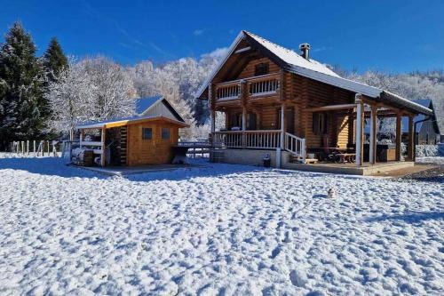 Holiday home with hot tub Belo Selo, Gorski kotar - 24979 in Fužine