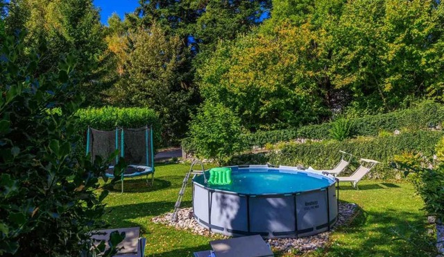 Holiday Homes with Pool in Breze 54922 in Breza