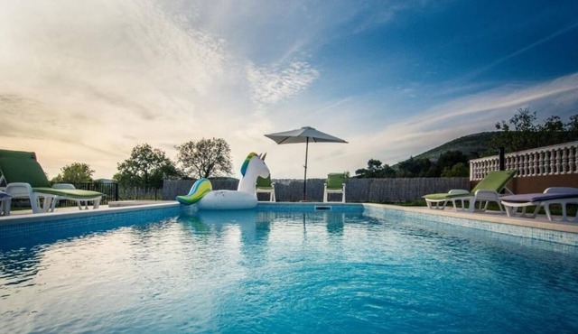 Holiday house Prgomet for 8 persons with 3 bedrooms - Holiday home in Prgomet