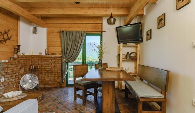 Holiday Park Plitvice Paradise II Apartment with Mountain View, Balcony, and WiFi in Vranovača