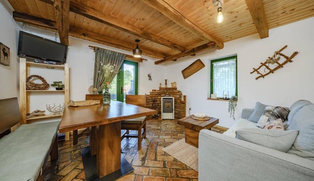 Holiday Park Plitvice Paradise Apartment with Mountain View, Balcony, and WiFi in Vranovača