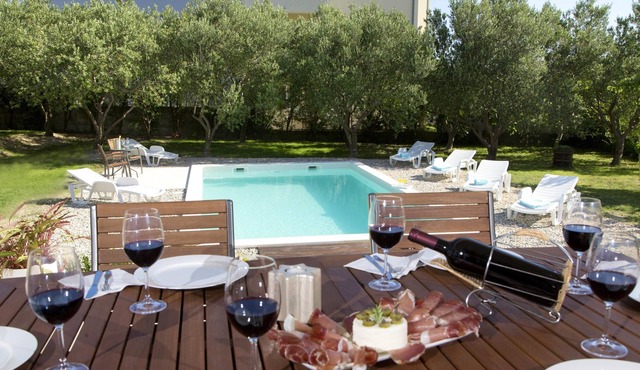 Homerez - Villa 3 km away from the beach for 9 ppl. with swimming-pool at Solin in Solin