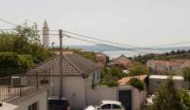House Domi with beautiful Grapewine Terrace in Novi Vinodolski
