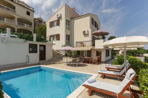 House Dupla in Okrug Donji